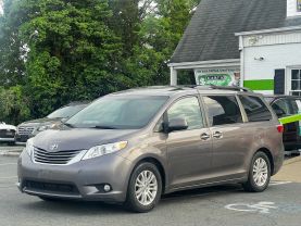 2015 TOYOTA SIENNA VAN V6, 3.5 LITER XLE MINIVAN 4D