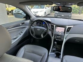 2015 HYUNDAI SONATA SEDAN 4-CYL, HYBRID, 2.4 LITER HYBRID LIMITED SEDAN 4D