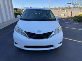 2011 TOYOTA SIENNA