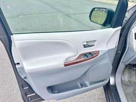 2014 TOYOTA SIENNA VAN V6, 3.5 LITER XLE MINIVAN 4D