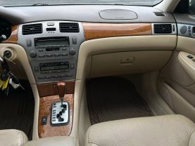2005 LEXUS ES SEDAN - AUTOMATIC - Dart Auto Group