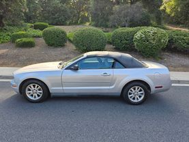 2005 FORD MUSTANG DELUXE CONVERTIBLE 2D