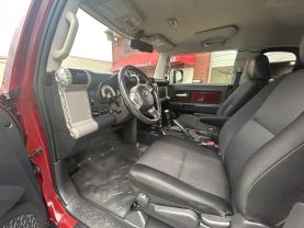 2010 TOYOTA FJ CRUISER SUV V6, 4.0 LITER SPORT UTILITY 2D