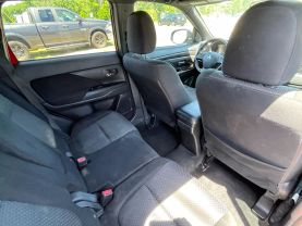 2018 Mitsubishi Outlander - Image 17