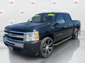 2009 CHEVROLET SILVERADO 1500 CREW CAB PICKUP V8, FLEX FUEL, 5.3 LITER XFE PICKUP 4D 5 3/4 FT