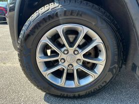 Used 2015 JEEP GRAND CHEROKEE SUV V6, FLEX FUEL, 3.6 LITER LIMITED SPORT UTILITY 4D - LA Auto Star located in Virginia Beach, VA