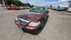 2004 LINCOLN TOWN CAR