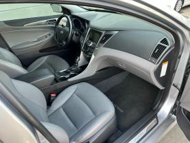 2015 HYUNDAI SONATA SEDAN 4-CYL, HYBRID, 2.4 LITER HYBRID LIMITED SEDAN 4D