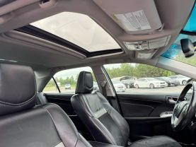 2014 Toyota Camry Se Sedan 4d - Image 25