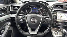 2017 Nissan Maxima - Image 35
