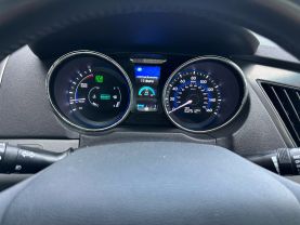2015 HYUNDAI SONATA SEDAN 4-CYL, HYBRID, 2.4 LITER HYBRID LIMITED SEDAN 4D