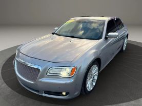 2013 CHRYSLER 300 SEDAN V8, HEMI, 5.7 LITER 300C SEDAN 4D