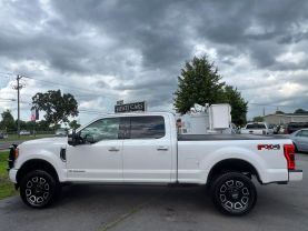 2017 Ford F250 Super Duty Crew Cab Platinum Pickup 4d 6 3/4 Ft - Image 3