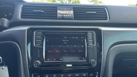 2018 Volkswagen Passat - Image 36