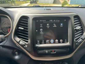2018 JEEP CHEROKEE SUV V6, 3.2 LITER LIMITED SPORT UTILITY 4D at T&T Repairables - used car dealership in Spencer, Indiana.