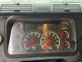 2015 FREIGHTLINER CASCADIA - - CA125SLP SLEEPER