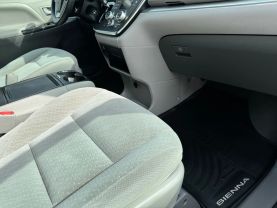 2019 TOYOTA SIENNA VAN V6, 3.5 LITER LE MINIVAN 4D