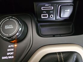 2017 JEEP CHEROKEE SUV V6, 3.2 LITER LIMITED SPORT UTILITY 4D