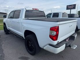 2017 TOYOTA TUNDRA CREWMAX PICKUP V8, 4.6 LITER SR5 PICKUP 4D 5 1/2 FT