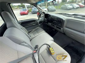 2006 Ford F450 Super Duty Regular Cab & Chassis - Image 11