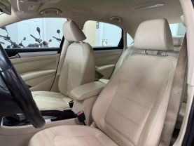 2012 VOLKSWAGEN PASSAT