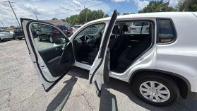 2017 VOLKSWAGEN TIGUAN LIMITED SUV 4-CYL, TURBO, 2.0 LITER 2.0T SPORT UTILITY 4D
