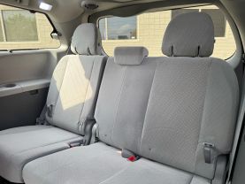 2019 TOYOTA SIENNA VAN V6, 3.5 LITER LE MINIVAN 4D