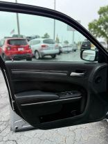 2019 CHRYSLER 300