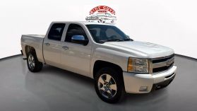 2009 CHEVROLET SILVERADO 1500 CREW CAB PICKUP V8, FLEX FUEL, 5.3 LITER LTZ PICKUP 4D 5 3/4 FT
