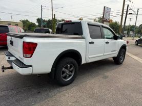 2015 Nissan Titan Crew Cab - Image 6