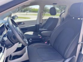 2023 CHRYSLER VOYAGER