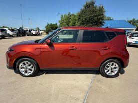 2024 KIA SOUL WAGON 4-CYL, 2.0 LITER LX WAGON 4D