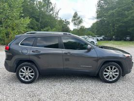 2018 JEEP CHEROKEE SUV V6, 3.2 LITER LIMITED SPORT UTILITY 4D at T&T Repairables - used car dealership in Spencer, Indiana.