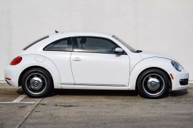 2012 Volkswagen Beetle - Image 8