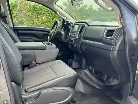 2017 NISSAN TITAN CREW CAB PICKUP V8, 5.6 LITER S PICKUP 4D 5 1/2 FT