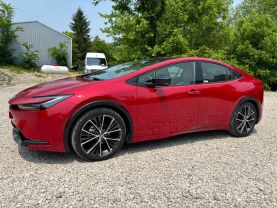 2024 TOYOTA PRIUS HATCHBACK 4-CYL, HYBRID, 2.0 LITER XLE HATCHBACK 4D at T&T Repairables - used car dealership in Spencer, Indiana.