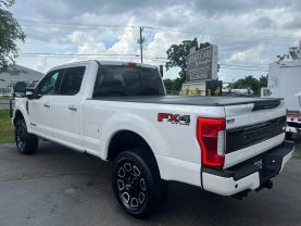 2017 Ford F250 Super Duty Crew Cab Platinum Pickup 4d 6 3/4 Ft - Image 4