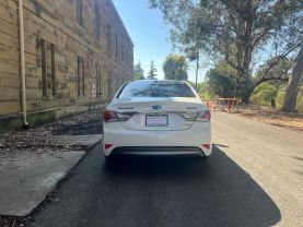 2015 HYUNDAI SONATA SEDAN 4-CYL, HYBRID, 2.4 LITER HYBRID LIMITED SEDAN 4D