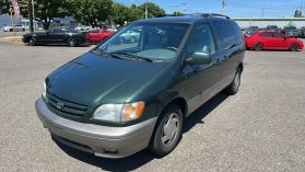 2002 TOYOTA SIENNA