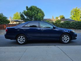 2005 TOYOTA CAMRY XLE SEDAN 4D