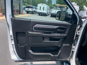 2022 RAM 5500 52FT BUCKET TRUCK VERSALIFT VST-471 BUCKET TRUCKS 6-CYL, TURBO DIESEL, 6.7 LITER TRADESMAN REG CAB 2D - Eddies Auto Sales