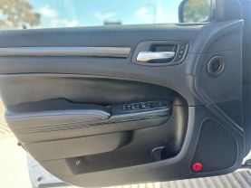 2013 CHRYSLER 300 SEDAN V6, 3.6 LITER 300S SEDAN 4D