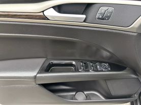 2016 Ford Fusion Energi Plug-in Hybrid Se Luxury Sedan 4d - Image 16