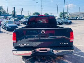 2015 NISSAN TITAN CREW CAB PICKUP V8, 5.6 LITER SV PICKUP 4D 5 1/2 FT