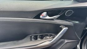 2019 Kia Stinger - Image 12