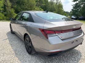2023 HYUNDAI ELANTRA SEDAN 4-CYL, SULEV, 2.0 LITER SEL SEDAN 4D at T&T Repairables - used car dealership in Spencer, Indiana.