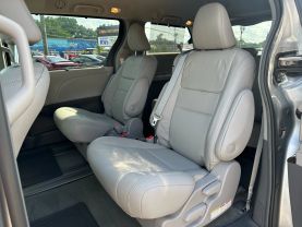 Used 2018 TOYOTA SIENNA VAN V6, 3.5 LITER XLE MINIVAN 4D - LA Auto Star located in Virginia Beach, VA