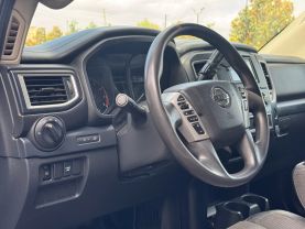 2017 NISSAN TITAN CREW CAB PICKUP V8, 5.6 LITER S PICKUP 4D 5 1/2 FT