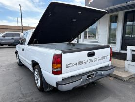 2001 CHEVROLET SILVERADO 1500 REGULAR CAB PICKUP V6, 4.3 LITER SHORT BED