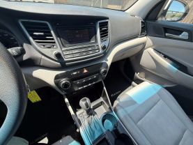 2017 HYUNDAI TUCSON SUV 4-CYL, 2.0 LITER SE SPORT UTILITY 4D